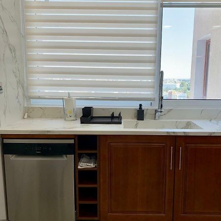 Modern 2 Bed Room Large Apartment Нікосія Екстер'єр фото