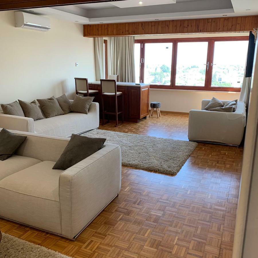 Modern 2 Bed Room Large Apartment Нікосія Екстер'єр фото
